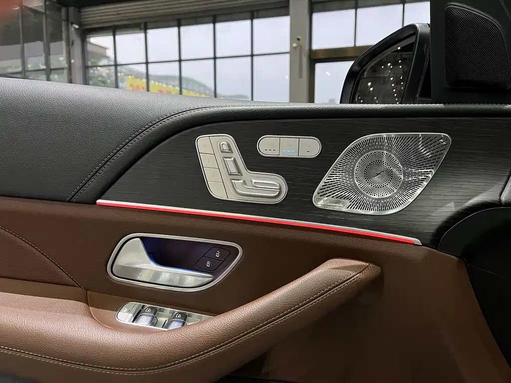 Mercedes-Benz GLE (Import) — миниатюра 10