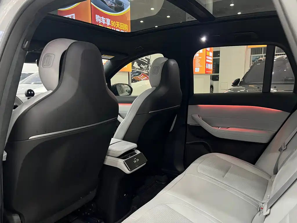 NIO ES6 — миниатюра 12