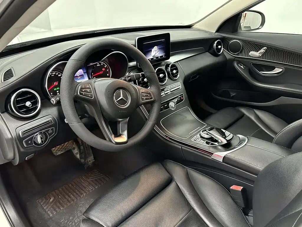 Mercedes-Benz C-Class — миниатюра 12
