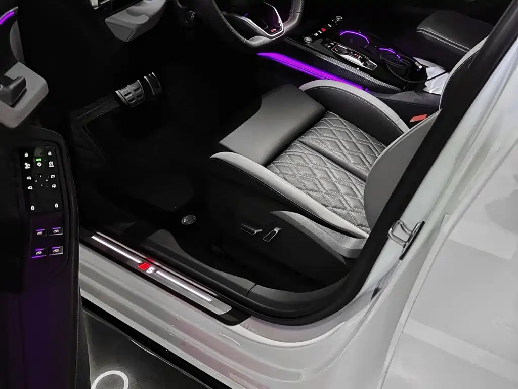 Audi A5L — миниатюра 11