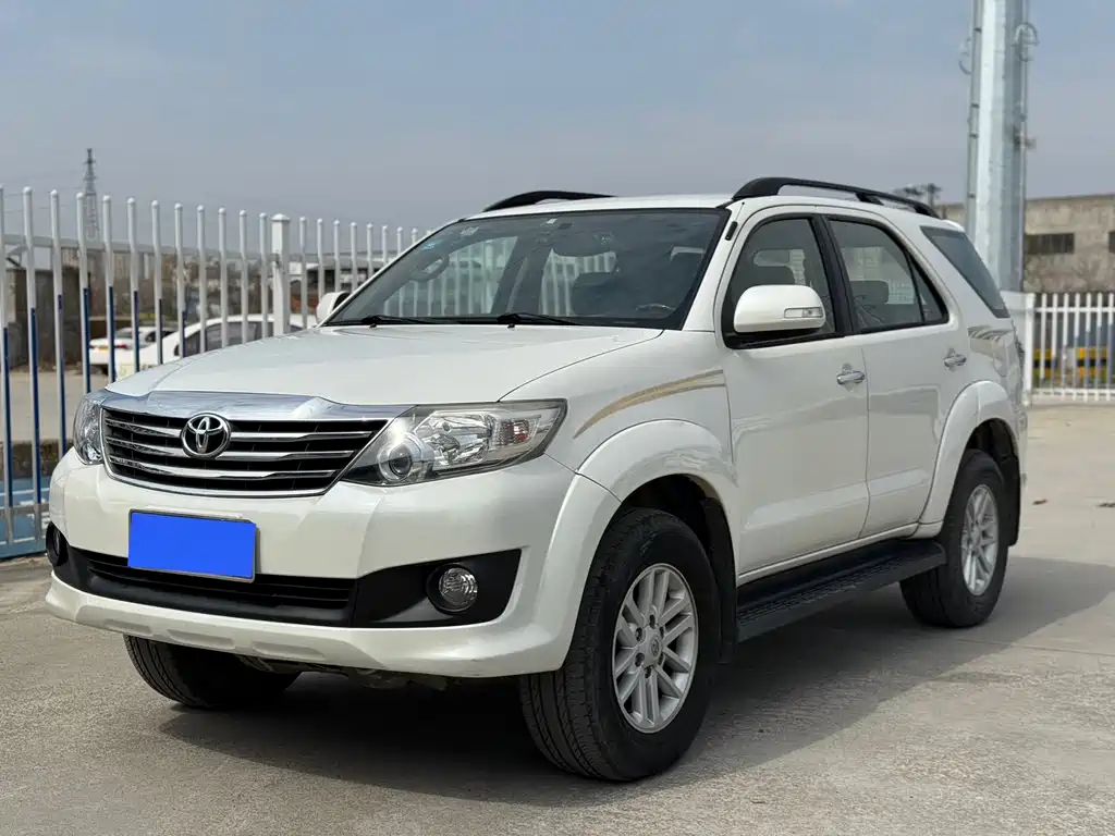 TOYOTA FORTUNER