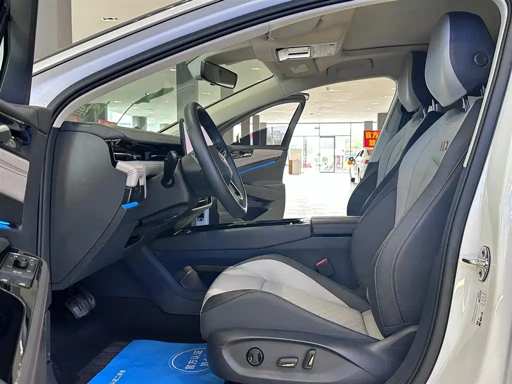 VOLKSWAGEN ID.7 VIZZION