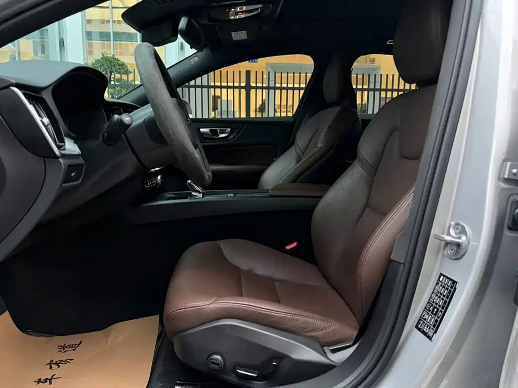 Volvo S60 — миниатюра 3