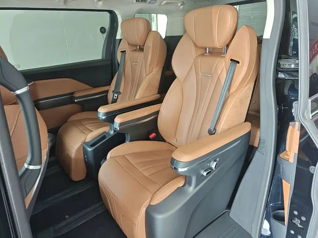 Hongqi Hongqi HQ9 PHEV — миниатюра 17