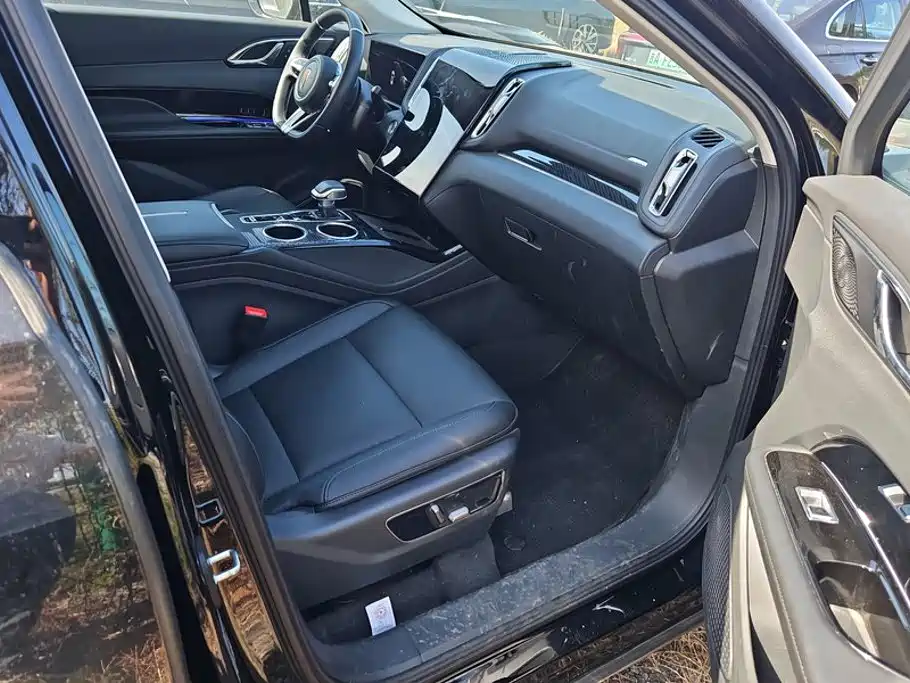 Hongqi Hongqi HS3 PHEV — миниатюра 8