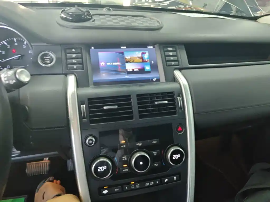 Land Rover Discovery Sport — миниатюра 13