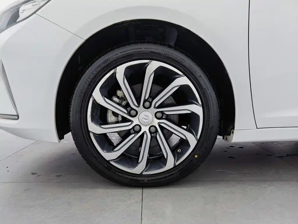 Geely Emgrand GL — миниатюра 17