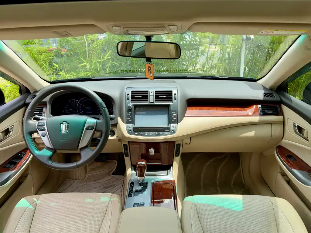Toyota Crown 2012 2.5L Royal