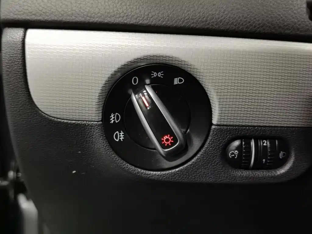 Volkswagen Sagitar — миниатюра 21