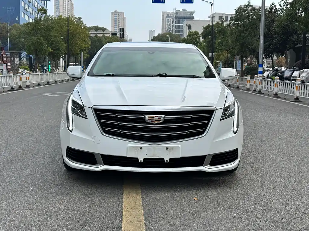 CADILLAC XTS