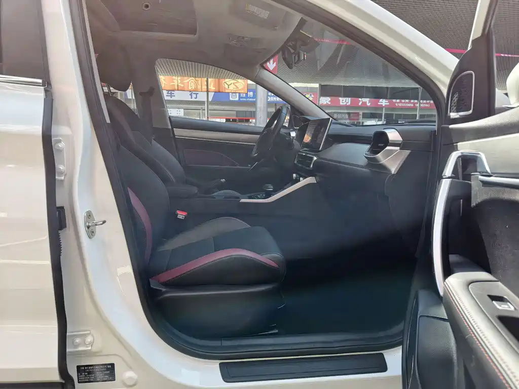 Geely Binyue — миниатюра 16