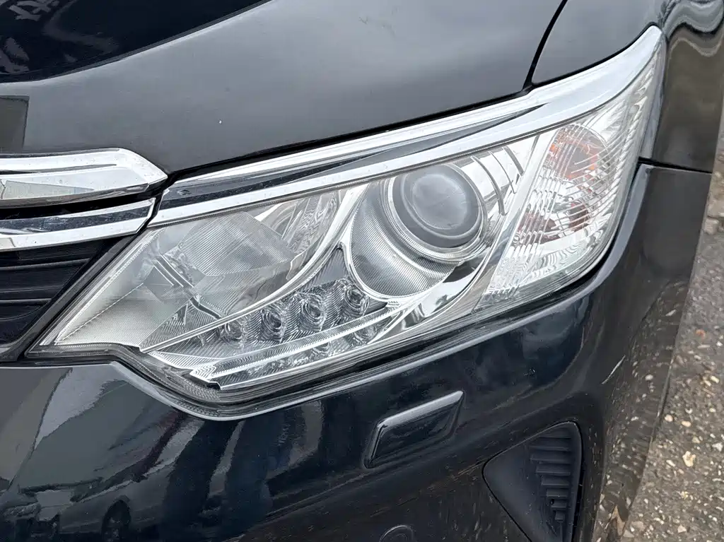 Toyota Camry — миниатюра 5