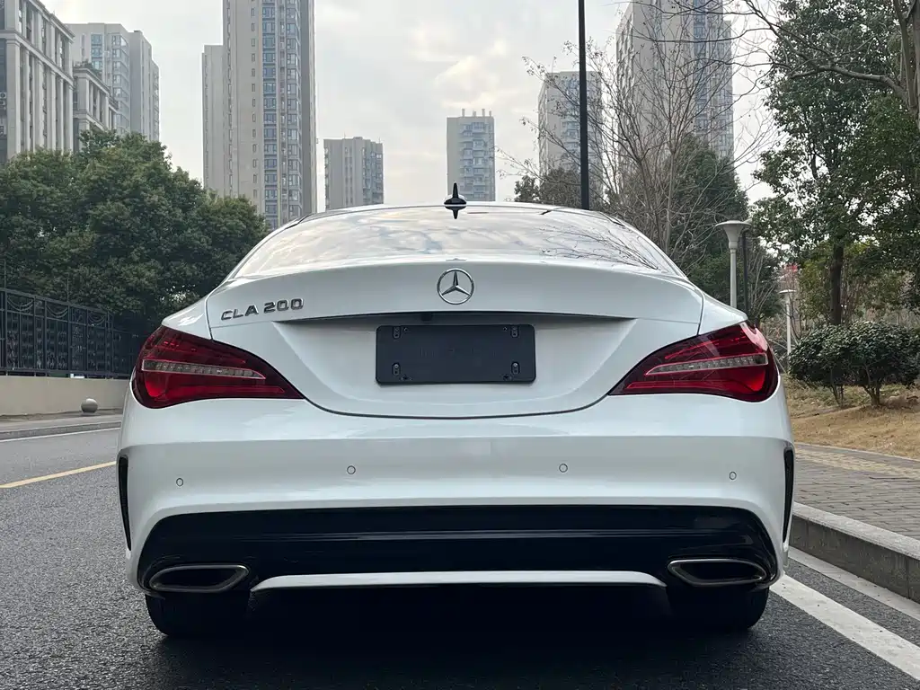 MERCEDES-BENZ CLA