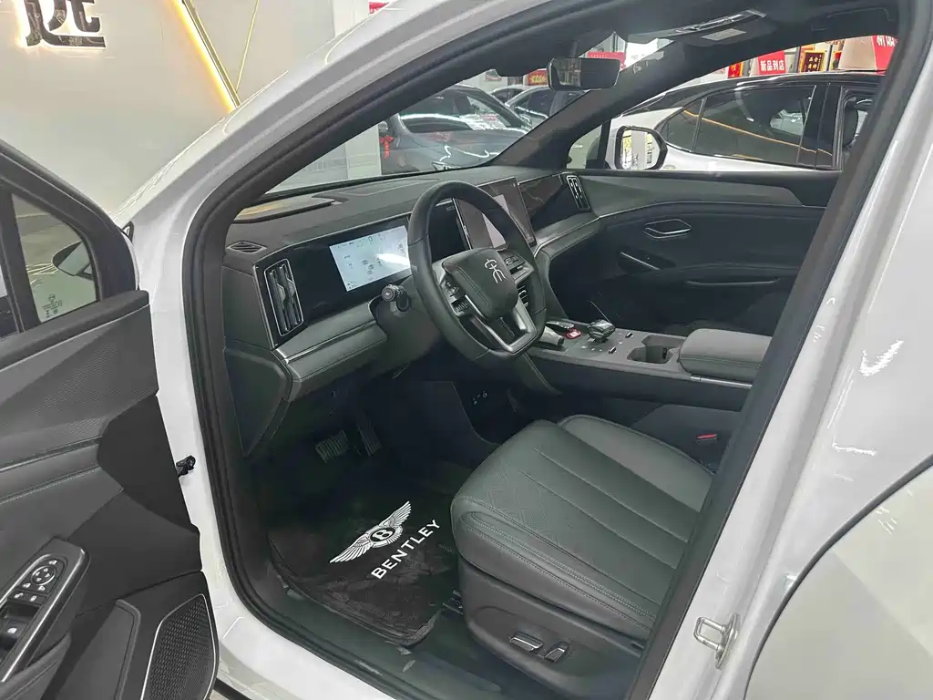 BYD L DM-i — миниатюра 4