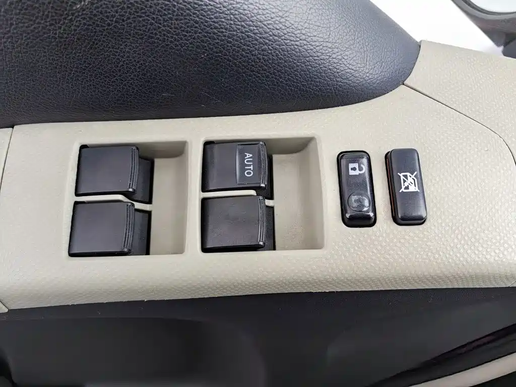Toyota Yaris — миниатюра 9