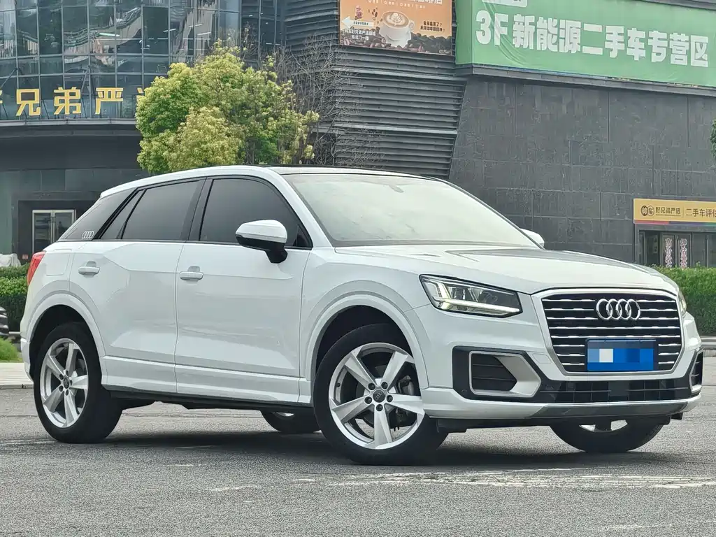 Audi Q2L — миниатюра 3