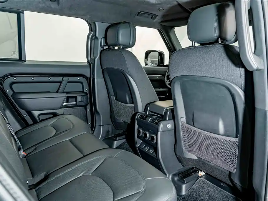 Land Rover Defender — миниатюра 22