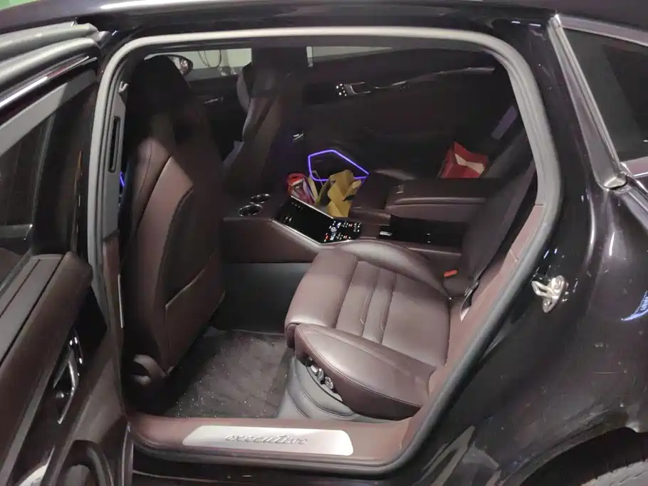 Porsche Panamera — миниатюра 11