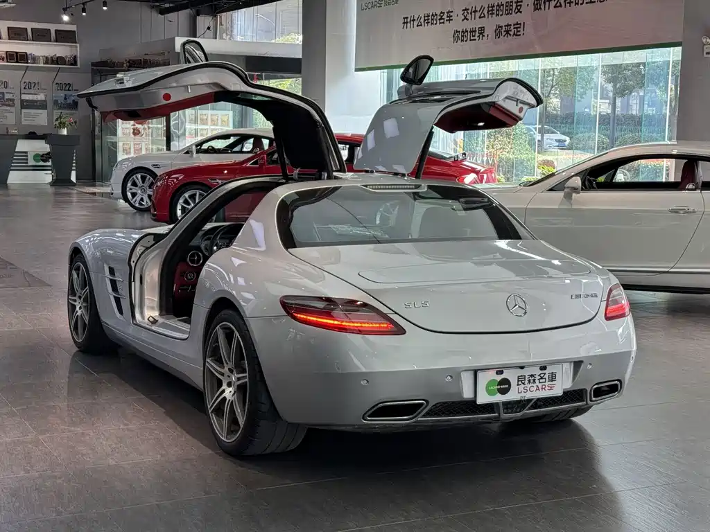 Mercedes-Benz SLS AMG — миниатюра 4