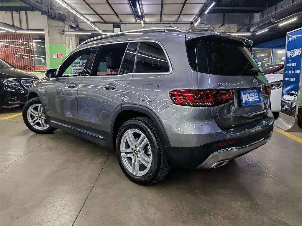 MERCEDES-BENZ GLB