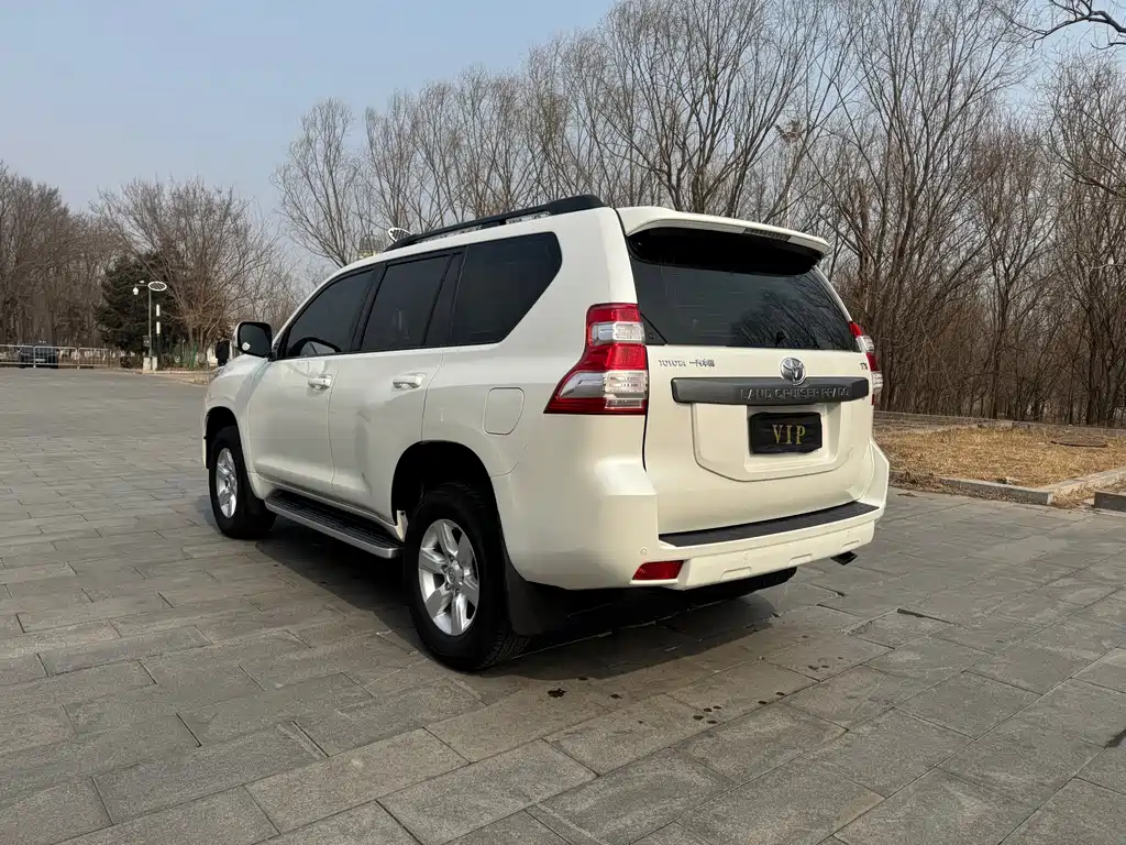 TOYOTA PRADO
