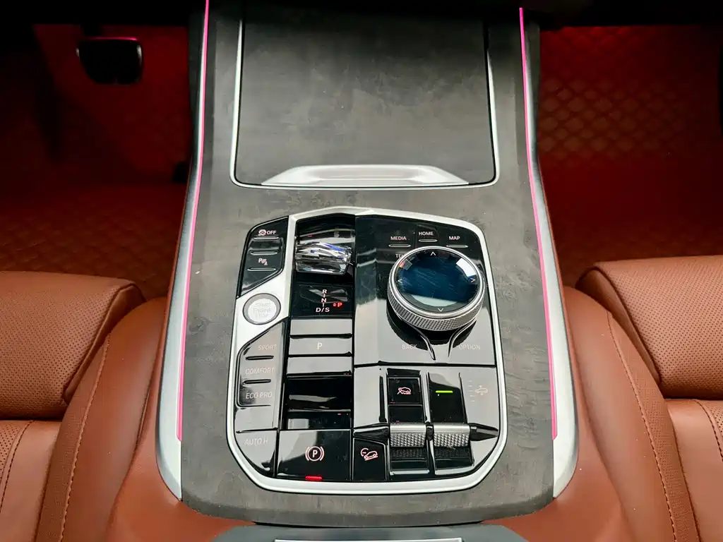 BMW X7 — миниатюра 20