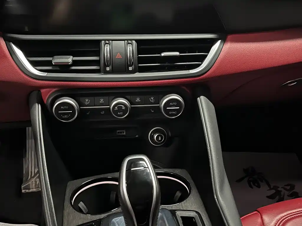 Alfa Romeo Giulia — миниатюра 5