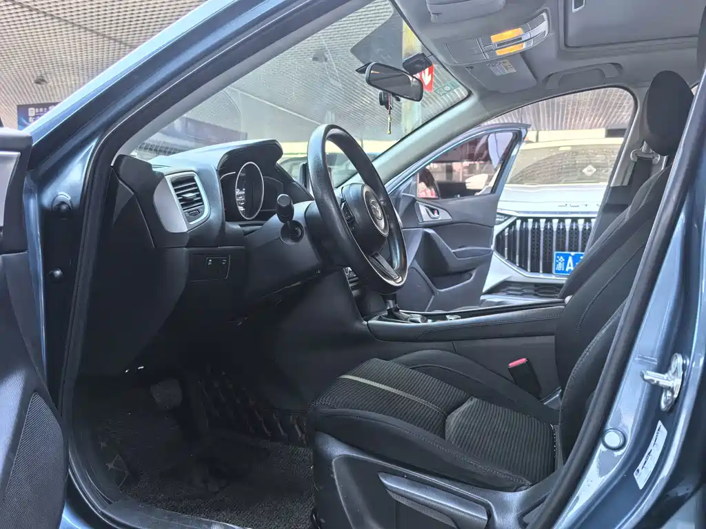 Mazda 3 Axela — миниатюра 11