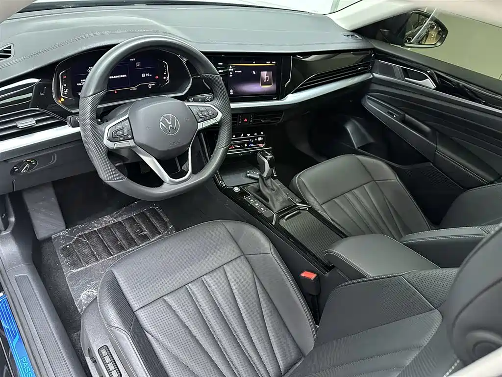 Volkswagen Passat 2025 330TSI Elite