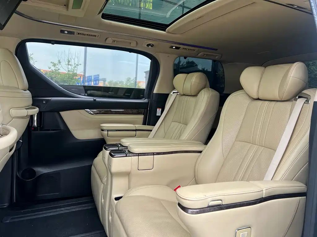 Toyota Alphard 2018 3.5L Luxury
