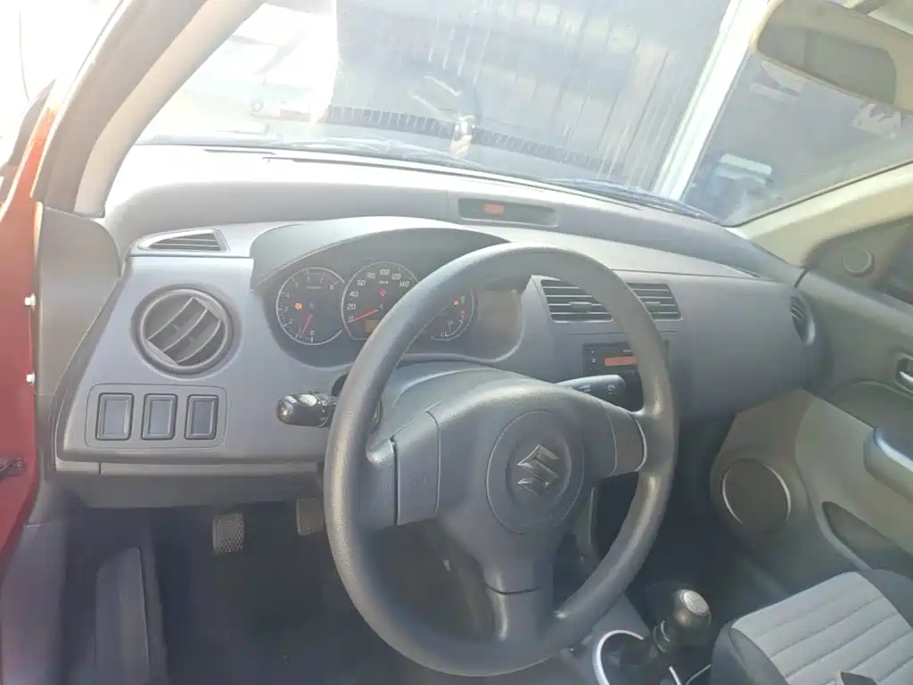 Suzuki Swift — миниатюра 10
