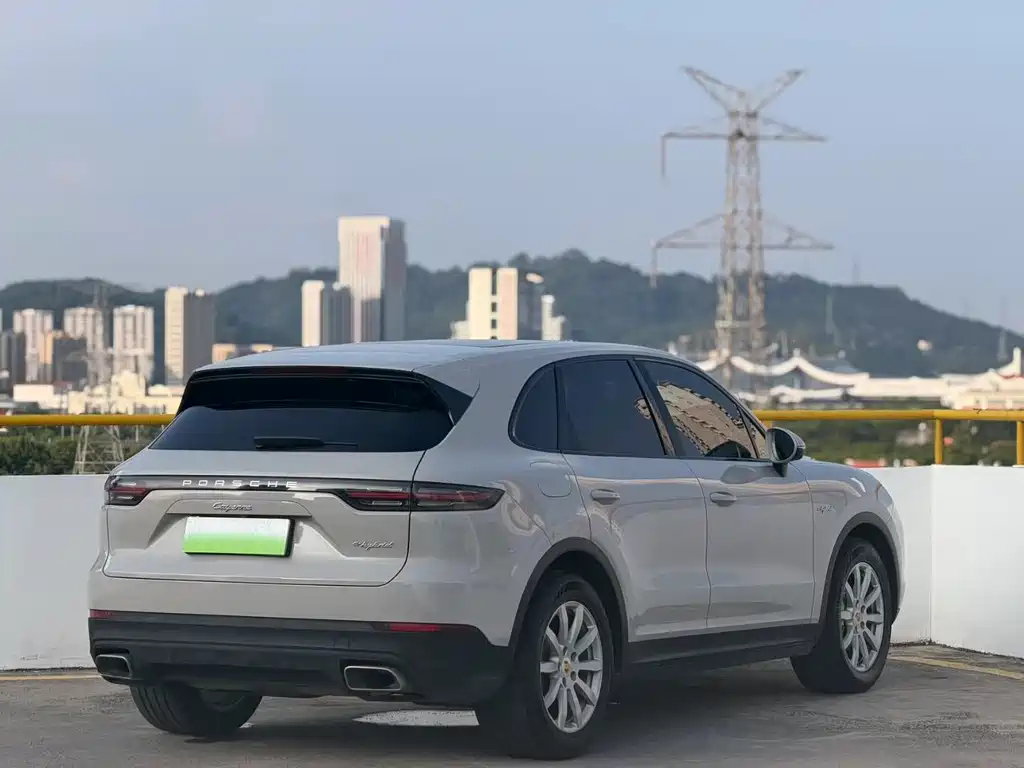Porsche Cayenne Hybrid — миниатюра 4