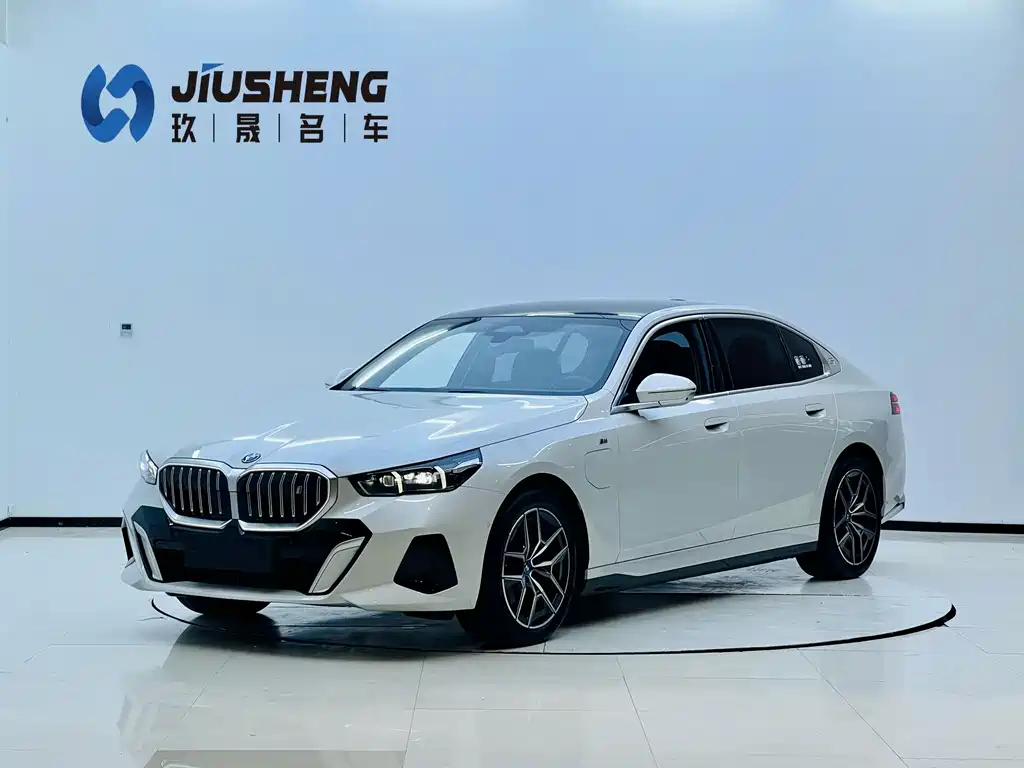 BMW i5