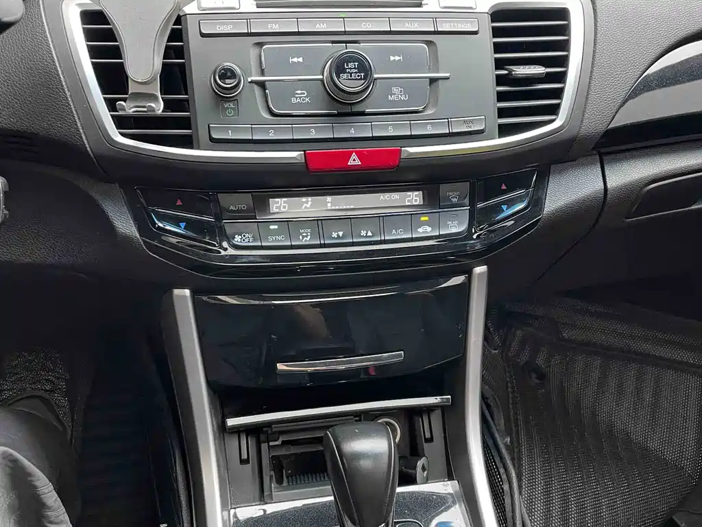 Honda Accord — миниатюра 7