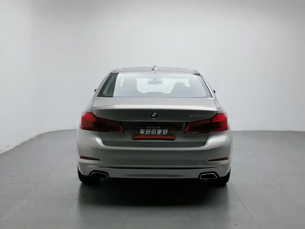 BMW 5 Series — миниатюра 4