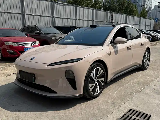 NIO ET5