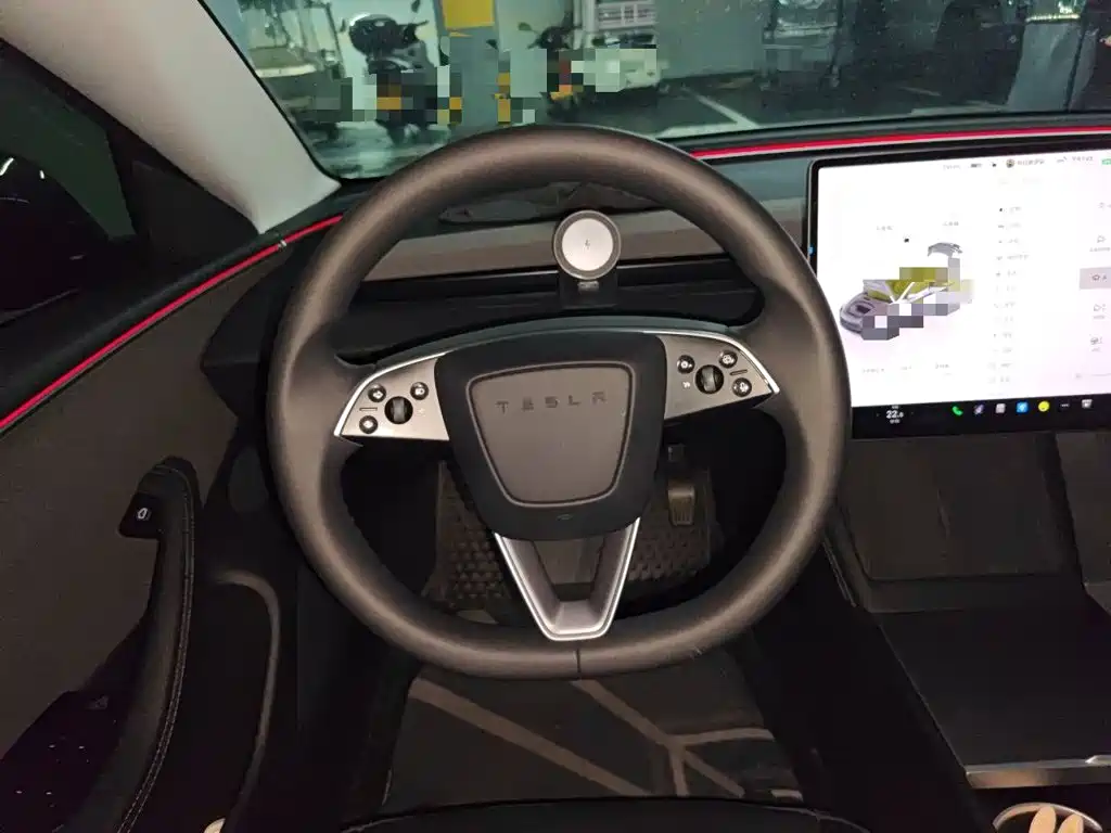 Tesla Model 3 — миниатюра 6