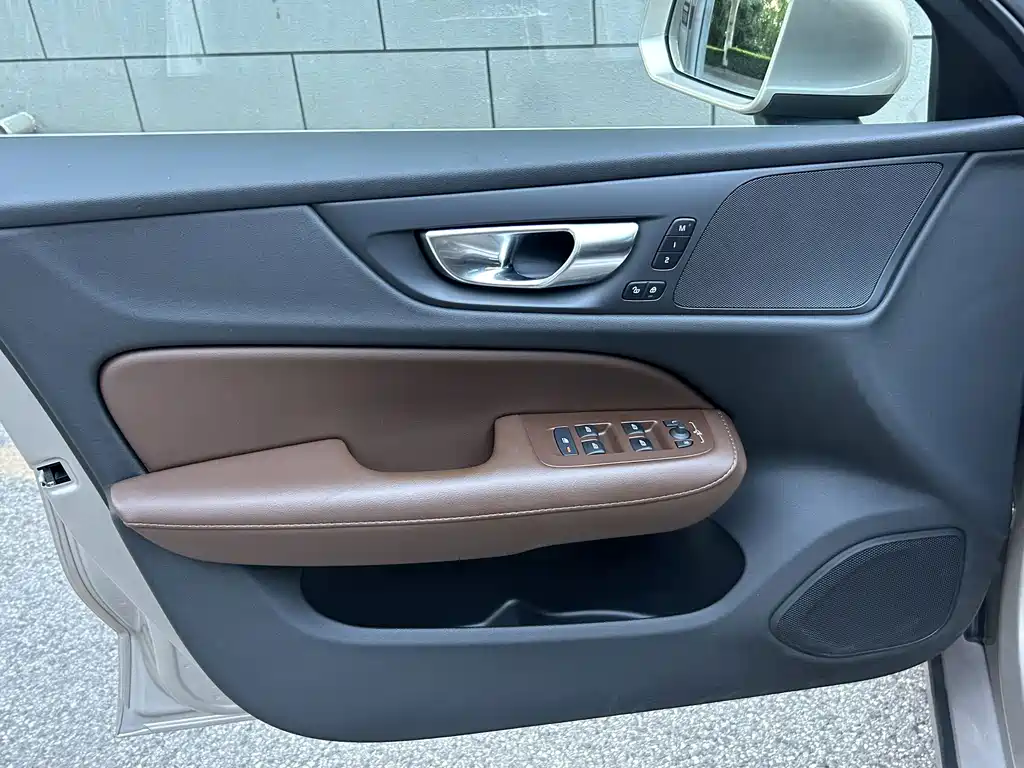 Volvo S60 — миниатюра 10