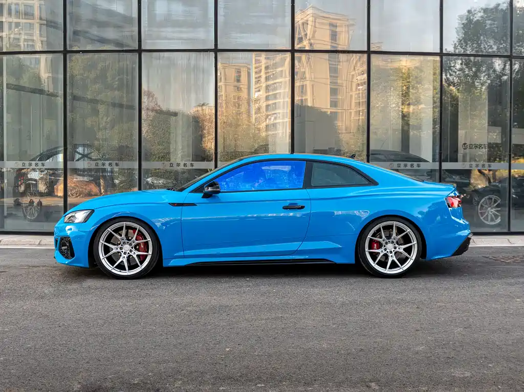 AUDI RS 5