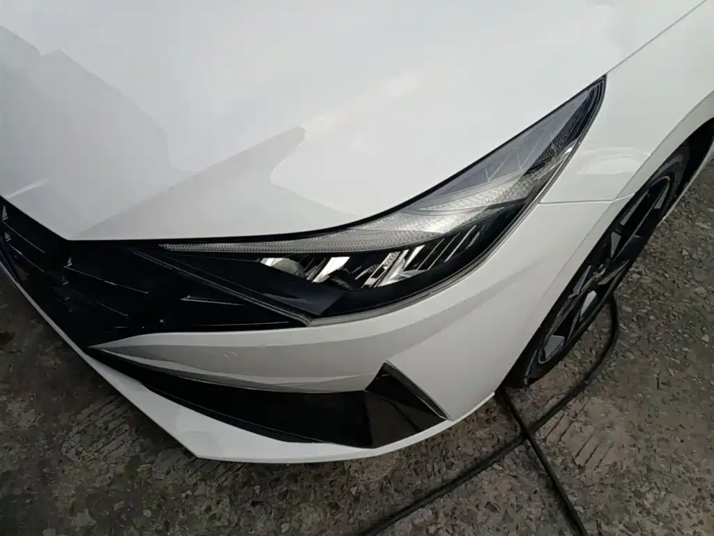 Hyundai Elantra — миниатюра 24