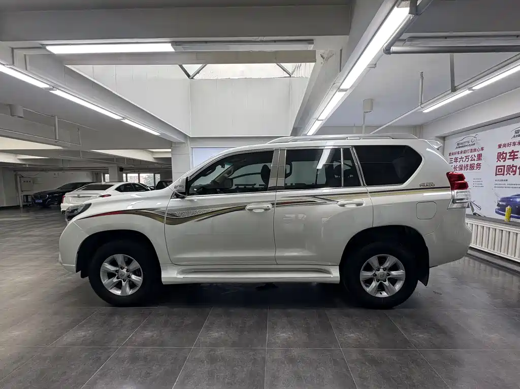 Toyota Land Cruiser Prado 2010 2.7L AT Standard