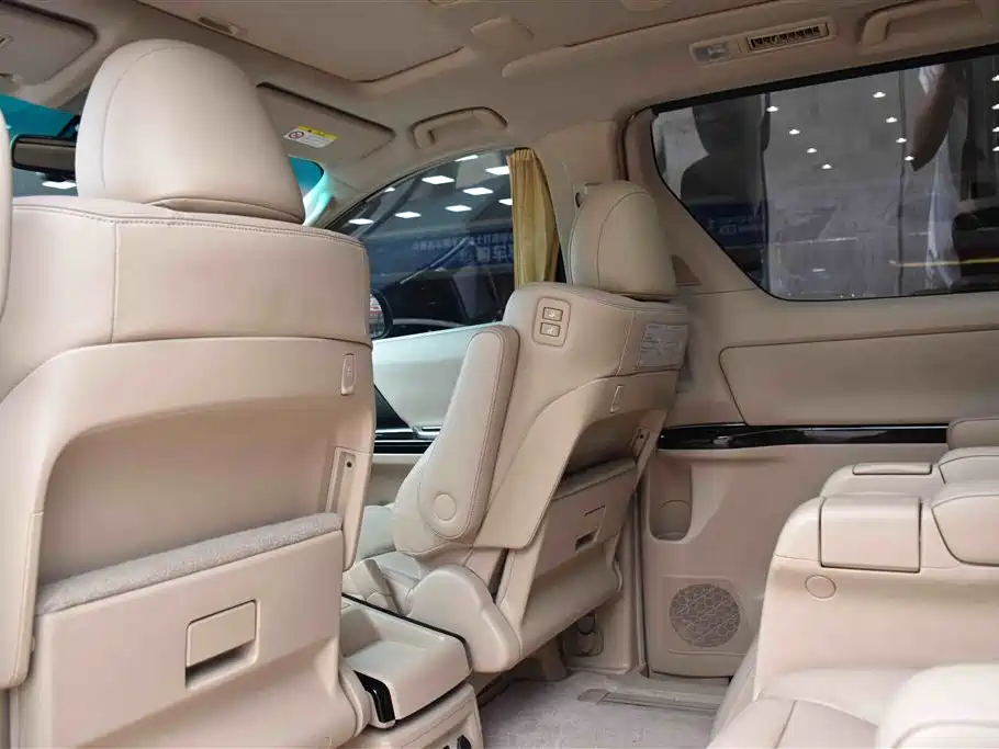 Toyota Alphard 2012 3.5L Luxury