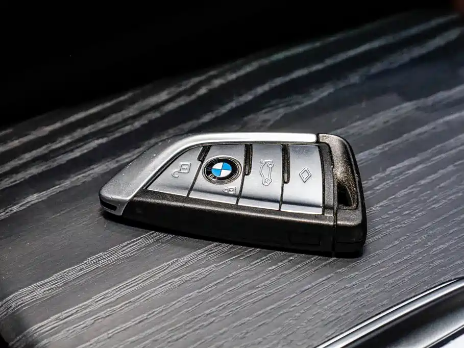 BMW 5 Series — миниатюра 20