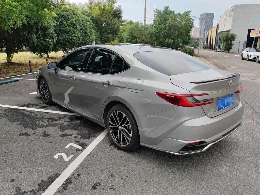 Toyota Camry — миниатюра 6