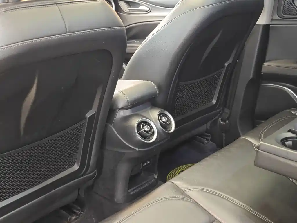 Alfa Romeo Stelvio — миниатюра 24