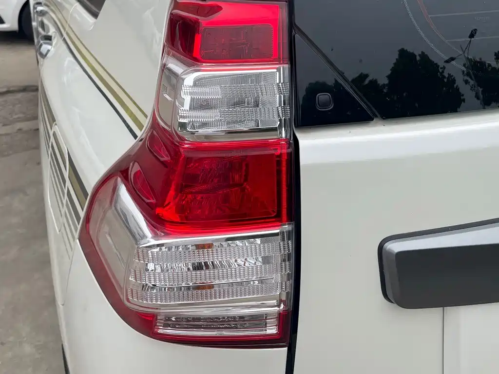 Toyota Prado (Import) — миниатюра 6