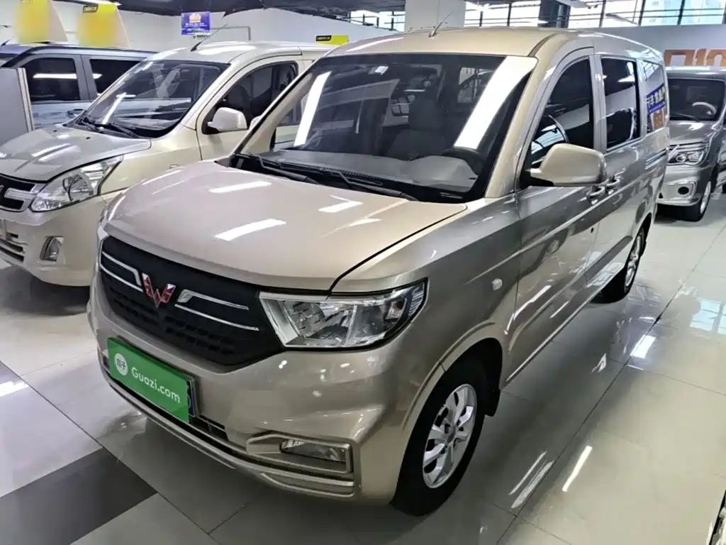Wuling Hongguang V — миниатюра 2