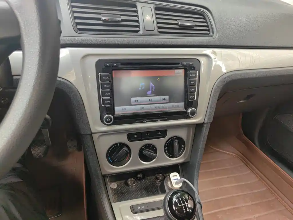 Volkswagen Lavida — миниатюра 6