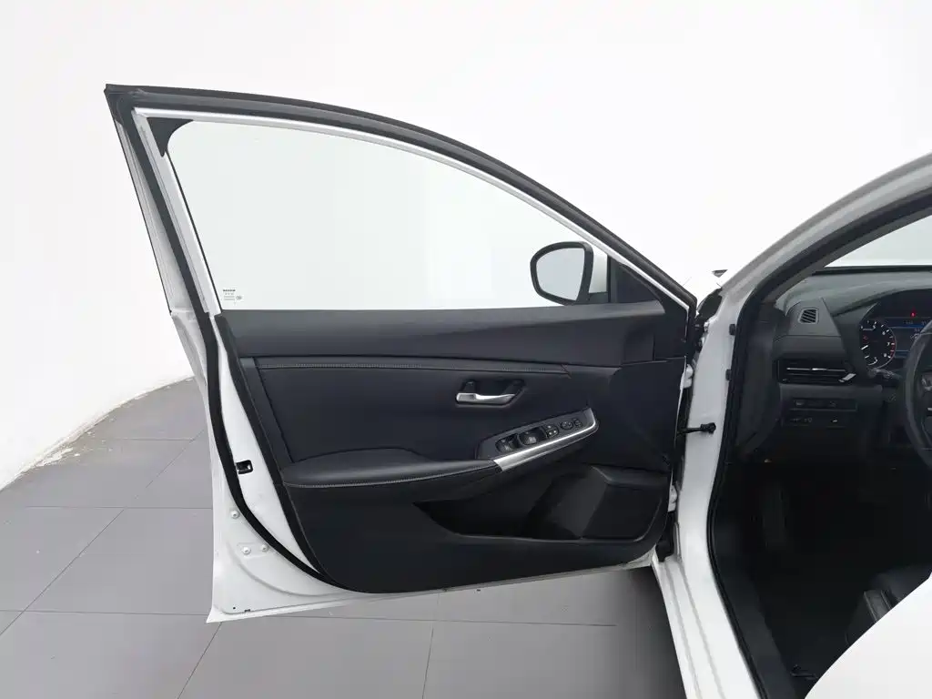 Nissan Sylphy — миниатюра 8