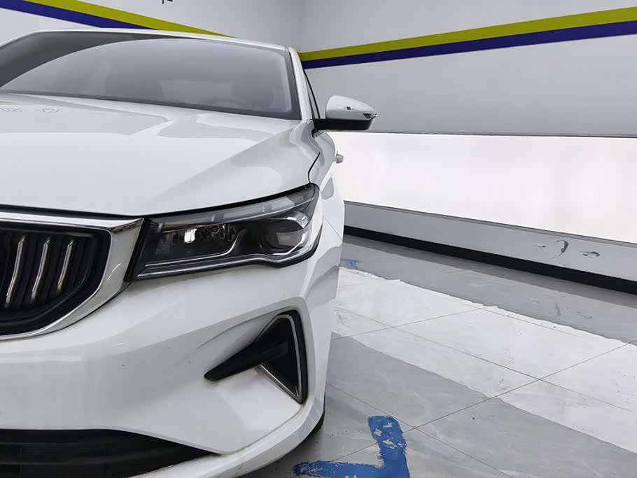 Geely Emgrand 1.5 л 2023 г. Белый, пробег 43300 км